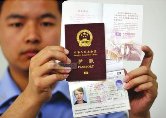 在内地，如何更换香港护照？